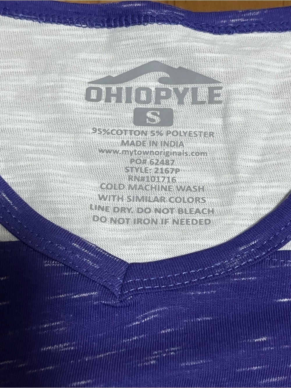 OhioPyle Ukiah Wildcats Long Sleeve V-Neck Tee NWT Size Small Purple - Picture 3 of 8